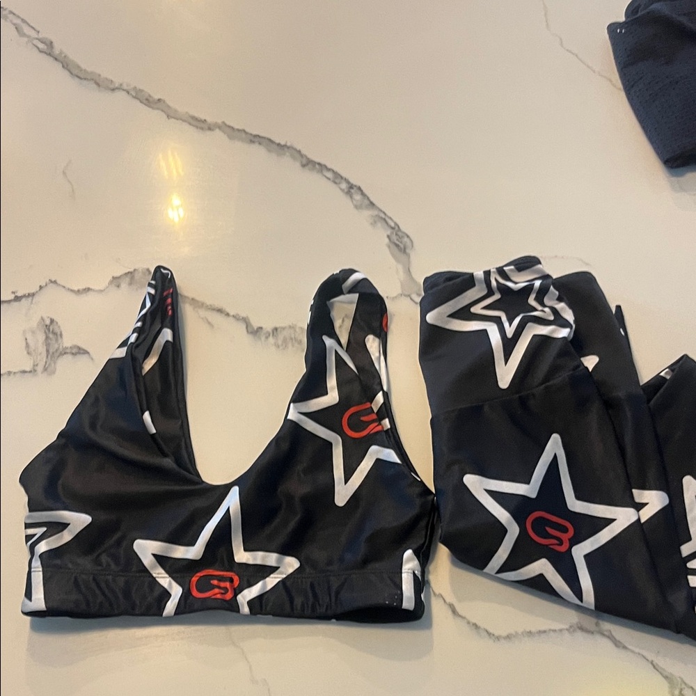 Cyclebar Goldsheep Black and White Star Sports Set